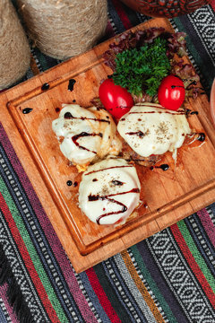  Beef medallions with cheese baked on the grill according to the Georgian recipe