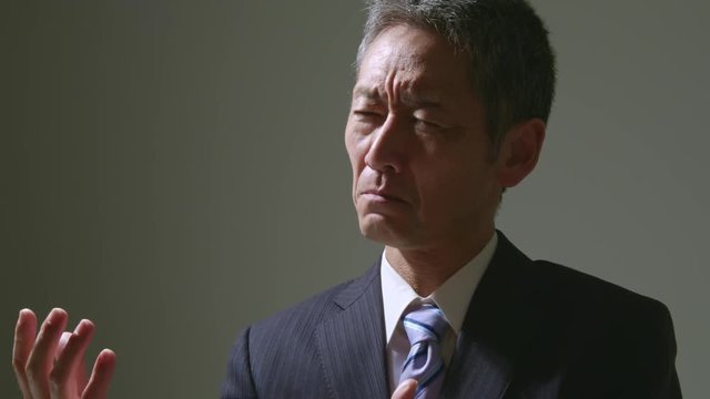 ビジネスマン・訴える