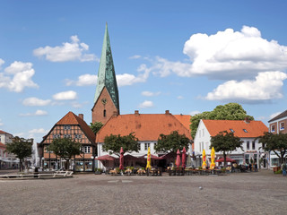 Kirche und Stadtplatz von Eutin, Schleswig-Holstein 