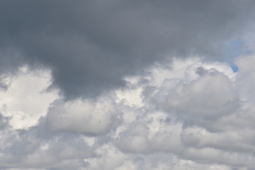 Obraz premium Lourds nuages gris .