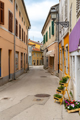 Altstadtgasse in Pazin, Kroatien