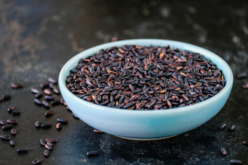 Close-up Schale schwarzer Reis