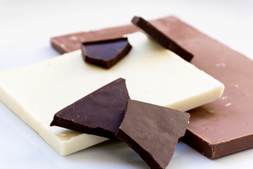 Chocolates,blanco,negro y con leche