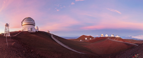 USA, Hawaii, Big Island, Volcano Mauna Kea, Mauna Kea Observatories, Gemini Observatory, University of Hawaii, Subaru Telescope, Keck Observatory and NASA Infrared Telescope Facility at sunrise