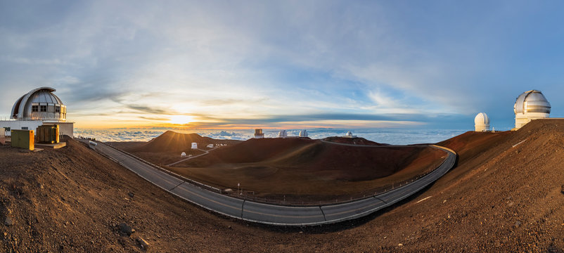 USA, Hawaii, Big Island, Volcano Mauna Kea, Mauna Kea Observatories, Mauna Kea Access Road, United Kingdom Infrared Telescope, James Clerk Maxwell Telescope, Smithsonian Submillimeter Array, Subaru Telescope, Keck-Observatory