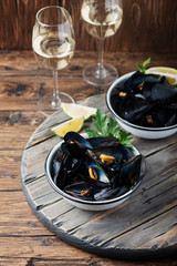 Cooked mussels with parsley
