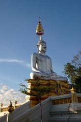 Tempel und Buddha in Nordost Thailand