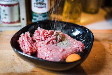 kuchnia przygotowywanie jedzenia cebulka patelnia