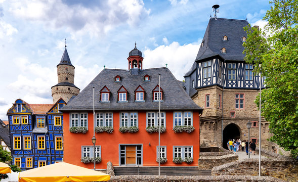 Idstein, Rathaus /Town hall), entrance to the castle and Hexenturm (witches tower)