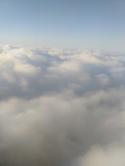 Disfrutando del horizonte  con nubes