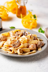 Pasta with chicken and mushroom