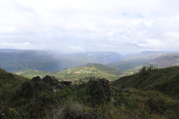 Wolken über den Anden bei Chachapoyas (Peru)