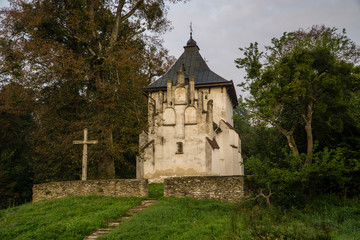 Fototapeta na wymiar Średniowieczna cerkiew obronna w Posadzie Rybotyckiej