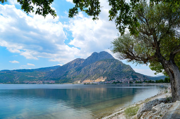 Obraz premium Egirdir lake and mountain, Isparta province, Turkey