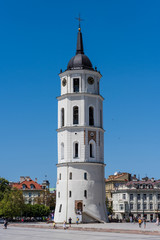 Fototapeta na wymiar Vilnius – Glockenturm der Kathedrale Sankt Stanislaus 