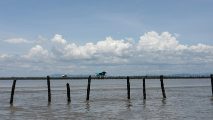 Obraz premium fisherman's house on sea