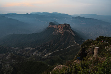 Obraz premium The Famous Viewpoint of Cuatro Palos in Queretaro's Sierra