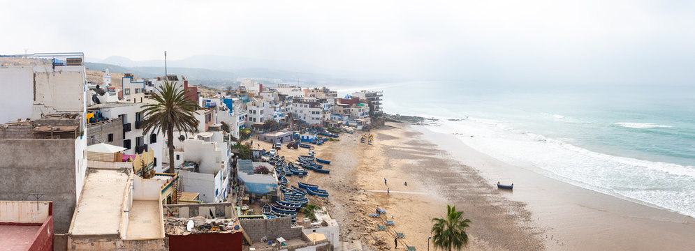 Vue panoramique de la plage de Taghazout
