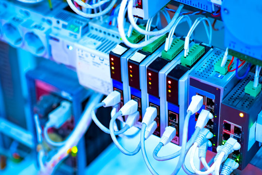 Connectors 이미지 – 찾아보기 224,737 스톡 사진, 벡터 및 비디오 | Adobe Stock