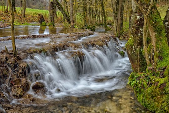 Tufa formations, stream in the Swabian Jura Biosphere Reserve, Baden-W&cedil;rttemberg, Germany, Europe