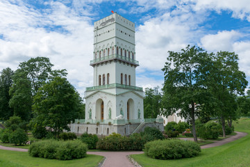 Fototapeta na wymiar White tower in Alexander garden in Tsarskoye Selo