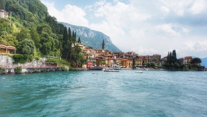 Fototapeta na wymiar Houses on the shores of Lake Como. Varenna.
