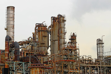 Structure of oil refinery plant in industrial area