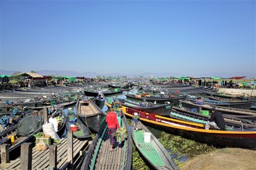 Fototapeta na wymiar Five days market at Inle lake Myanmar