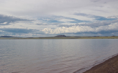 Obraz premium the clouds descended low over the lake