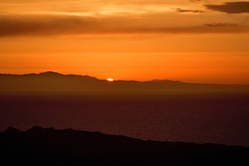 Fototapeta na wymiar 室蘭から内浦湾越しに見た夕焼けの情景＠北海道