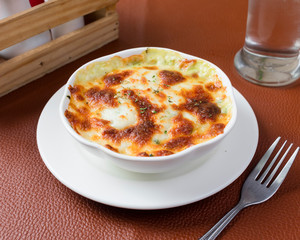 quiche with cheese and tomato