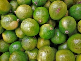 many lime fruits