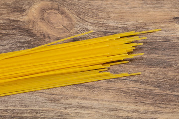 Dry raw spaghetti for bowling