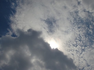 黒雲と光