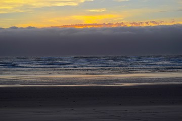 Fototapeta na wymiar Dusk on the Oregon coast