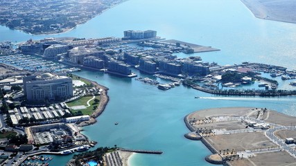 Naklejka premium aerial view of bay and city