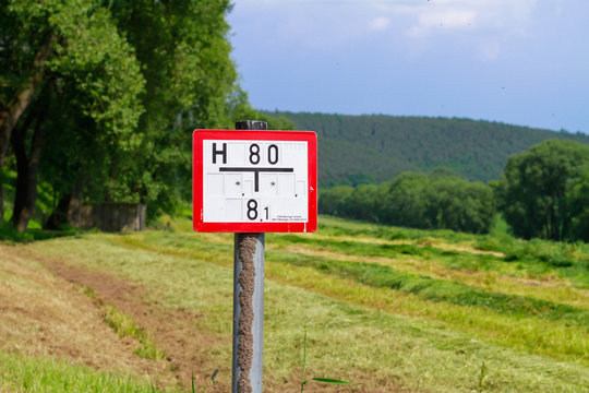 Schild Wasserhydrant Absperrventile Rh&ouml;n Landwirtschaft 