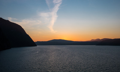 Naklejka na ściany i meble Sonnenuntergang - Fjord - Norwegen