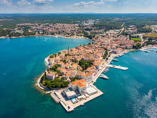 Kroatië porec drone fotografie adriatisch blauw water