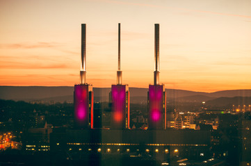 Das Kraftwerk Linden im Sonnenuntergang