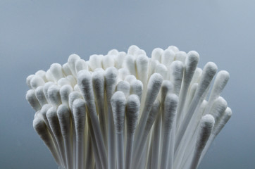 Cotton swabs that can be used in articles or products