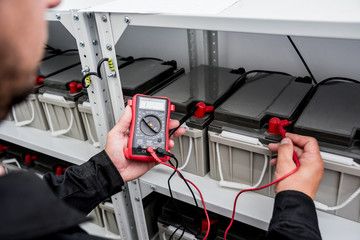 Electrical measurements with multimeter tester