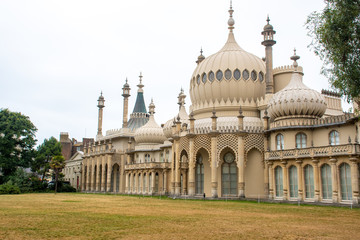 Fototapeta na wymiar View of Brighton pavillion over lawn