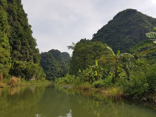 Fototapeta na wymiar Baie d'Halong terrestre, Vietnam