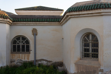 Fototapeta na wymiar Old windows in old Moroccan city