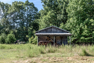 Fototapeta na wymiar Old Weathered Wooden Countryside Barn in the State of Virginia 