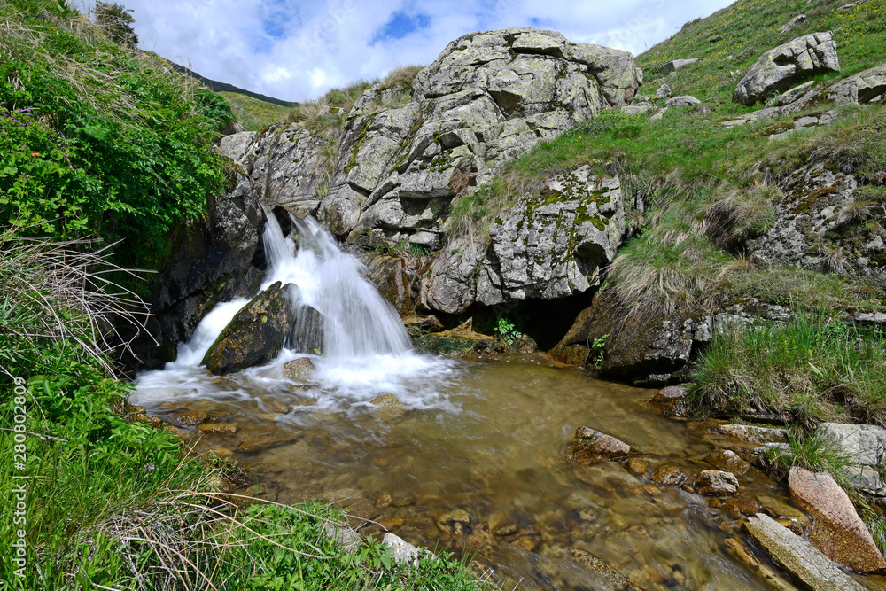 Wall mural Wasserfall auf dem Varnous, im Nationalpark Prespa, Griechenland - cascade on Mt. Varnous in Prespa National Park