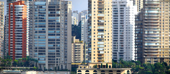 Fototapeta na wymiar Sao Paulo, Brazil - May 03 2015 : An estimated 20 million people live in greater Sao Paulo, making it the third-largest metropolis on earth. On May 03, 2015 Sao Paulo, Brazil.