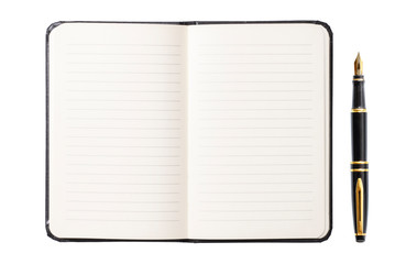 罫線のあるノートブックと万年筆