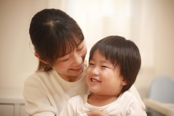 笑顔の親子